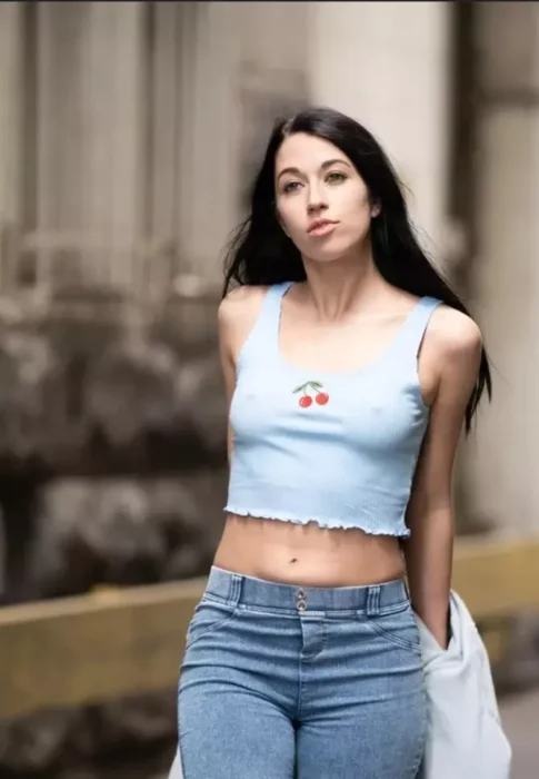 热妻艾米丽 Emily Hotwife v0.05浏览器汉化版
